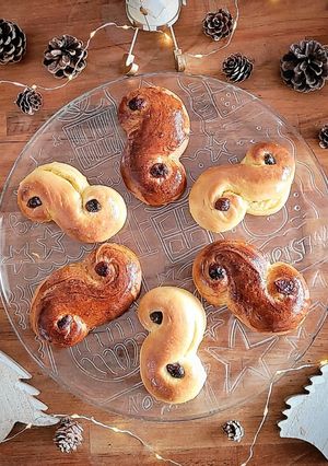 Une photo de Lussekatter ou brioches au safran