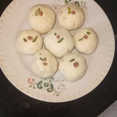 A picture of Mawa (khoya) laddu.