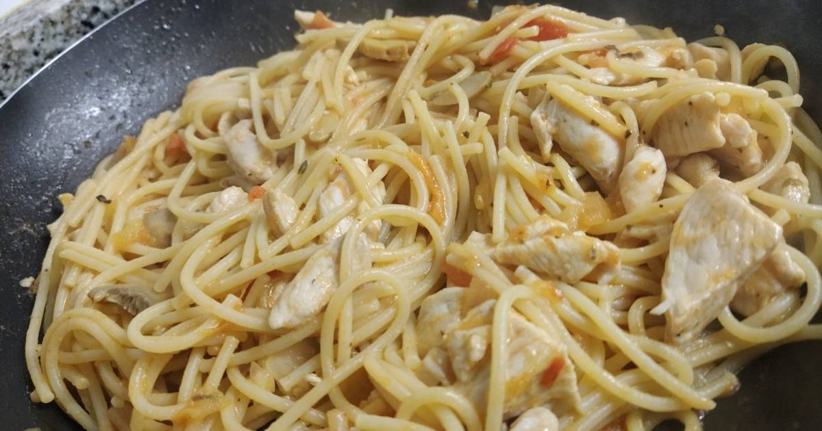 🍝 Spaghetti Con Pollo Y Champiñones Receta De Roberrd Cookpad 9602