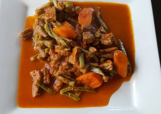 Bisteces con chile guajillo, zanahorias y nopales Receta de   Cookpad