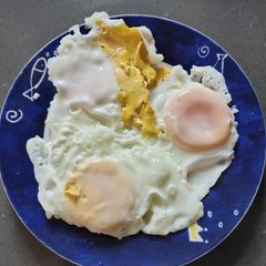 A picture of Fried Eggs.