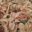 Fettuccine con mantequilla y verduras