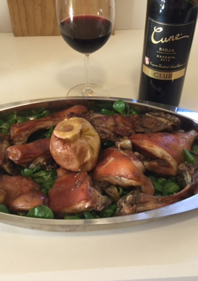 Una foto de Cochinillo al horno