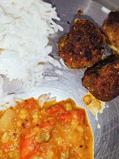 மட்டன் கோலா உருண்டை(mutton kola urundai recipe in tamil) செய்முறை முக்கிய புகைப்படம்