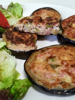 Una foto de Rodajas de berenjena rellenas