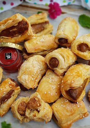 A picture of Sausage pies.