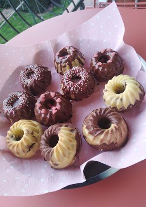 Tarka mini kuglóf csokival 🍫 recept fotója