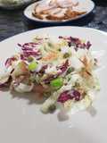 Ensalada de salmón ahumado con aliño cítrico de yogur