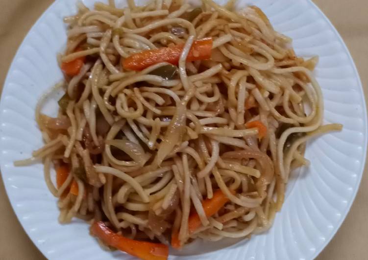 Veg hakka Noodles