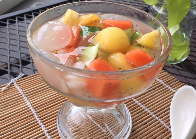 Wajib coba! Resep buat Es buah segar  lezat