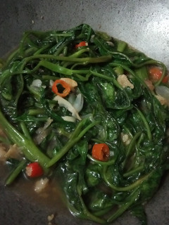 Foto resep 1) Tumis Kangkung Sederhana (Enak & Mudah)