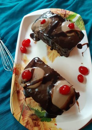 ডেক্যাডেন্ট চকোলেট কেক (decadent chocolate cake recipe in Bengali) রেসিপির প্রধান ছবি