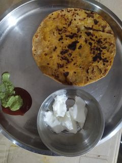 આલુ પરોઠા (Aloo Paratha Recipe In Gujarati) રેસીપી મુખ્ય ફોટો