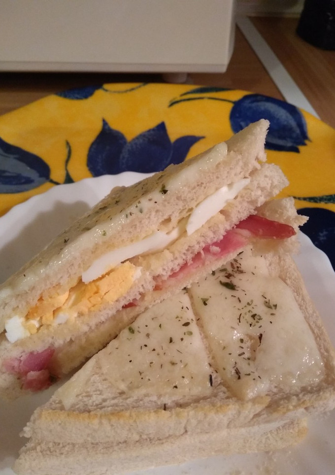 Una foto de Sándwich doble
