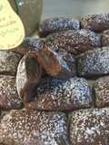 Biscotti "Mattoncini" al cacao con cuore morbido alle pere