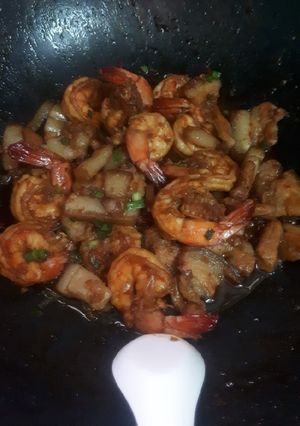 Hình của món Ba rọi tôm rim. Ăn sạch nồi cơm.