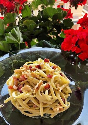 A picture of Linguine with Avocado Pesto, Speck, and Walnuts.