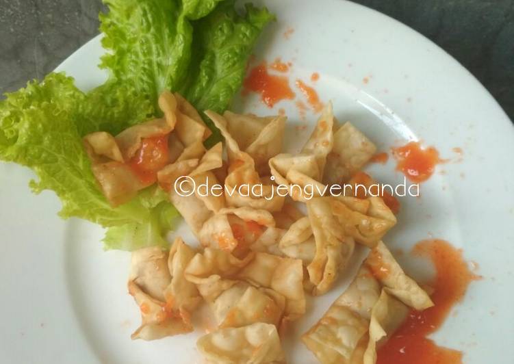 Kulit Pangsit isi kornet sapi