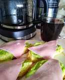 Sándwiches de palta y jamón