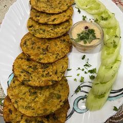 A picture of Crispy Masala Puri with Vegetable Methi.