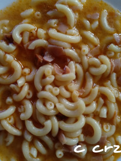 Una foto de Sopa de chorizo y fideuá