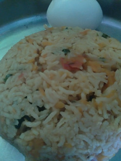 குக்கரீல் கேரட் ரைஸ்(Carrot rice recipe in tamil) செய்முறை முக்கிய புகைப்படம்
