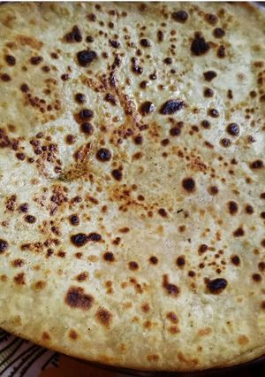 A picture of Aloo paratha.