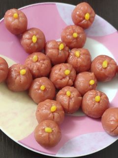 பீட்ரூட் இனிப்பு உருண்டை (Beetroot sweet balls) செய்முறை முக்கிய புகைப்படம்