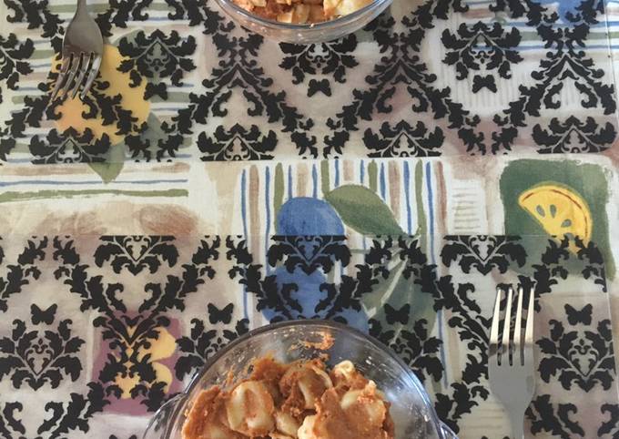 Steps to Prepare Bobby Flay Tortellini alla carne with sauce of dried tomatoes