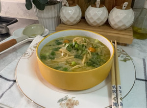 صورة لوصفة حساء الخضار بالنودلز من المطبخ الصيني