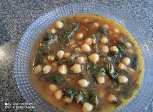 Una foto de Garbanzos con acelgas