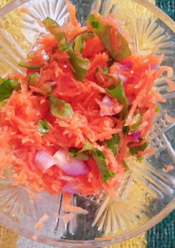 கேரட் சாலட் (Carrot salad recipe in tamil) செய்முறை முக்கிய புகைப்படம்