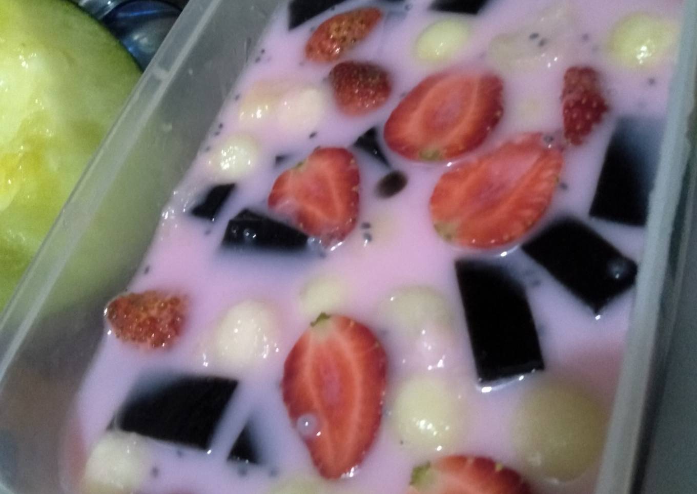 Es campur raspberry