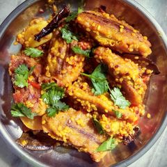 A picture of Moong Potol.