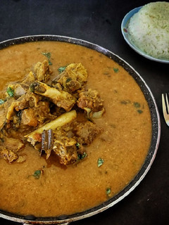 மட்டன் குழம்பு(mutton kulambu recipe in tamil) செய்முறை முக்கிய புகைப்படம்