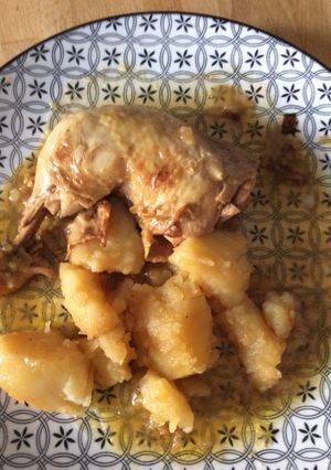 Une photo de Cuisses de poulet et pommes de terre