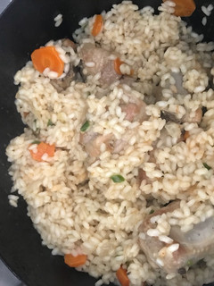 Una foto de Arroz con costillas