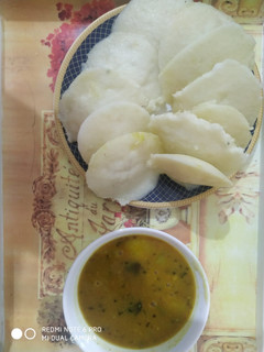 इडली और सांभर (Idli aur sambhar recipe in hindi) रेसिपी मुख्य फोटो