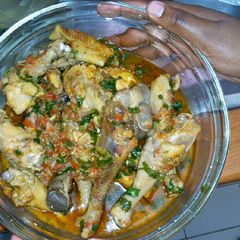 A picture of Kuku kienyeji stew 'organic chicken '.