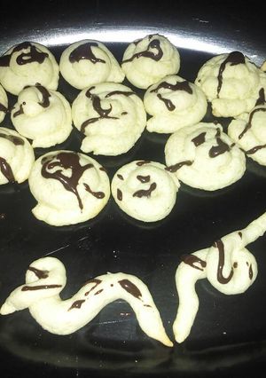 Una foto de Rositas y gusanos
