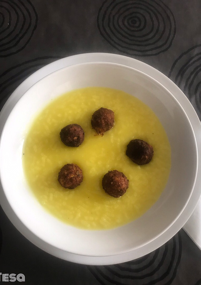 Una foto de Croquetitas de carne picada de pollo, para la sopa de arroz 🍚