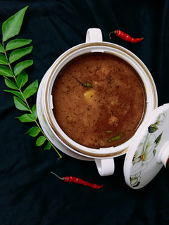 हलवाई स्टाइल आलू की सब्जी (halwai style aloo ki sabzi recipe in Hindi) रेसिपी मुख्य फोटो