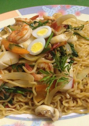 Hình của món Mỳ xào hải sản.
