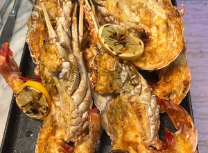 Foto di Aragosta grigliata al burro e aglio