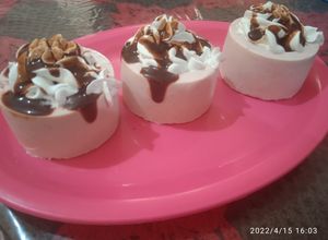 Una foto de Gelatinas de yogurth rellenas