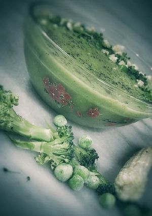 બ્રોકોલી સૂપ (Broccoli Soup Recipe In Gujarati) રેસીપી મુખ્ય ફોટો