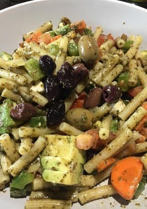 A picture of Vegan Pesto Pasta Salad.