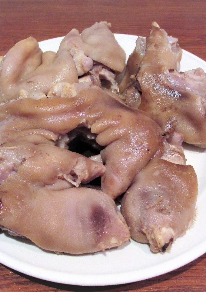 Una foto de Como cocinar manitas (pies) de cerdo