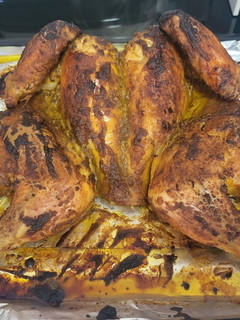 Una foto de Pollo asado, al estilo spatchcock