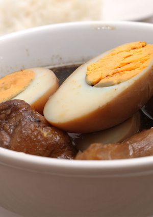 รูปของ ไข่พะโล้ปีกบนไก่